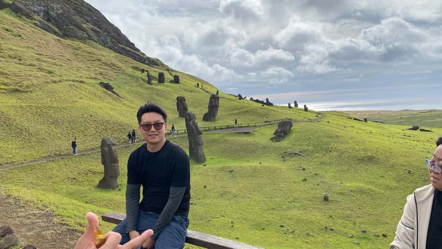 Rapa Nui: 3 Excursions with Hotel Transfers - Vaihu and Akahanga: moai in a different state