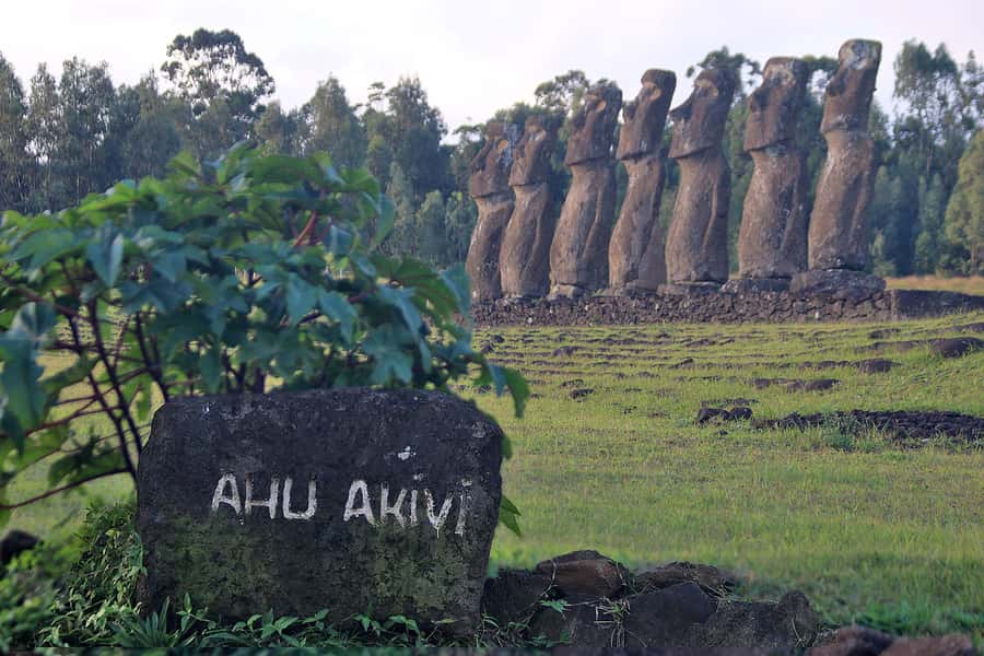 Rapa Nui Highlights Program: 3 incredible tours to discover! - Vinapu and the stonework at Rano Kau