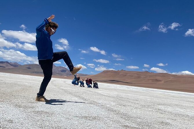 Salares Route: Imperdible Adventure in the Heart of Atacama - What the van ride means for your day