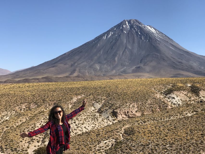 San Pedro de Atacama: Atacama Desert and Salt Flats Day Trip - Crystal Lagoon and Black Lagoon complete the route