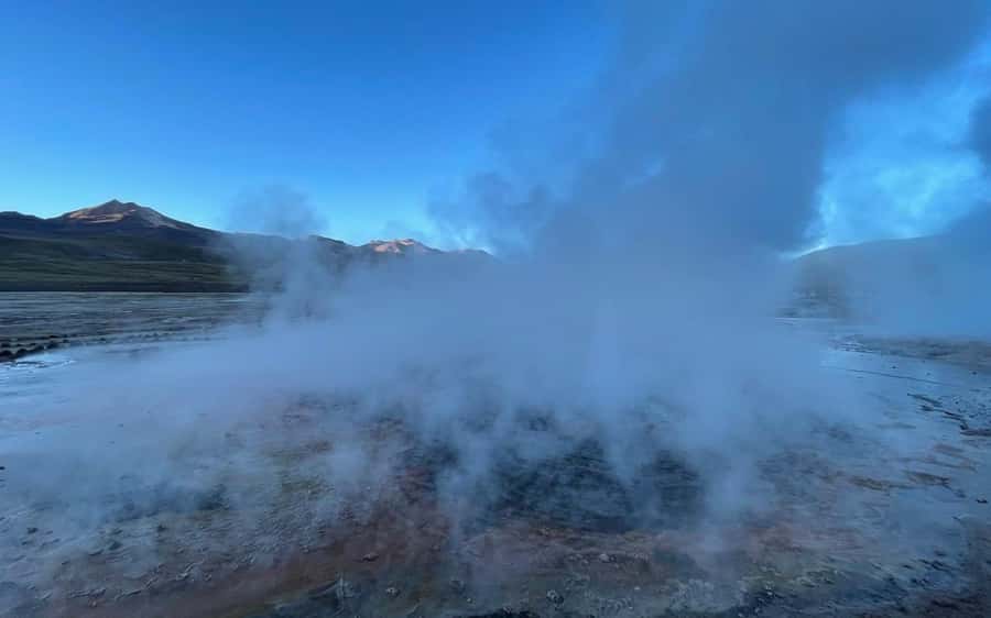 San Pedro de Atacama: El Tatio Geyser Field and Wetlands - Altitude, cold, and the physical demands