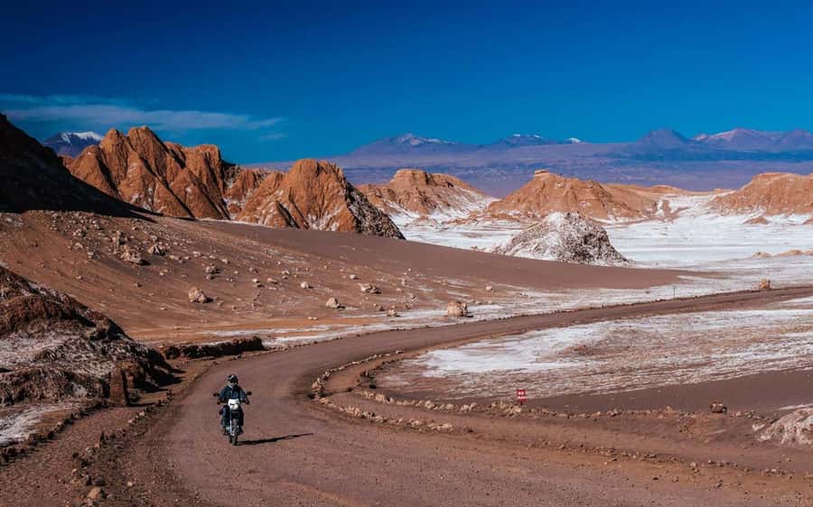 San Pedro de Atacama: Guided Trip to the Salt Mountain Range - The magic bus and its desert mystery