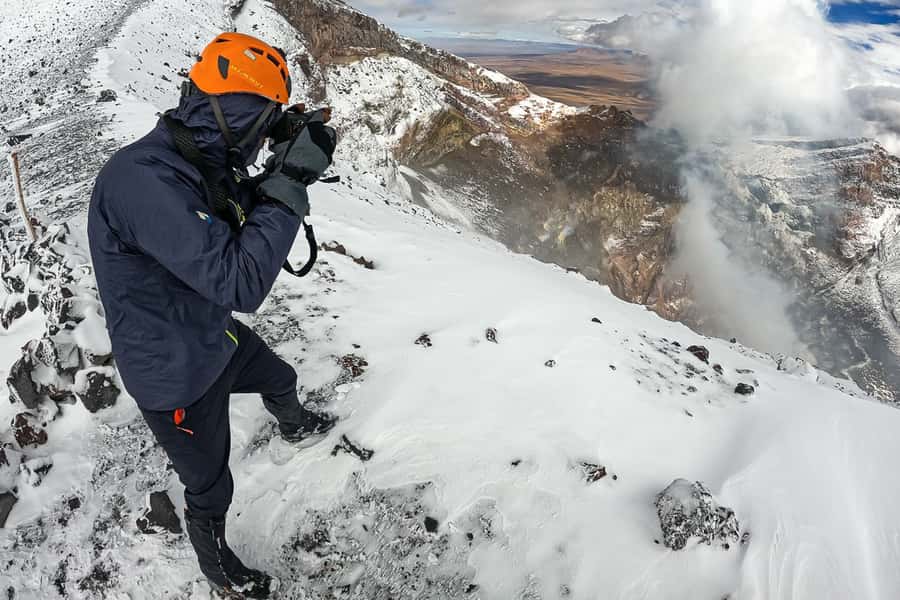 San Pedro de Atacama: Láscar Volcano Summit Hiking Day Trip - Key points at a glance