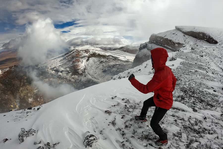 San Pedro de Atacama: Láscar Volcano Summit Hiking Day Trip - Reaching 4,600 meters before the walk
