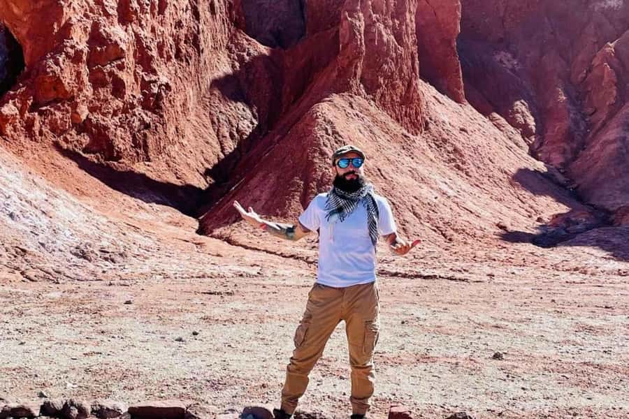 San Pedro de Atacama: Rainbow Valley & Good Herbs Tour - Breakfast beside the desert scenery
