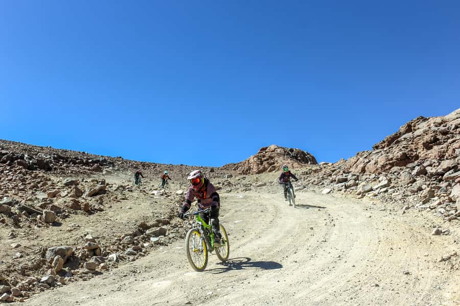 San Pedro de Atacama: Volcano Downhill Bike Tour - A high-altitude breakfast near Licancabur