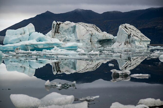 San Rafael Glacier Lagoon Cruise with Breakfast, Lunch & Whisky - The optional Hotel Ofqui walk