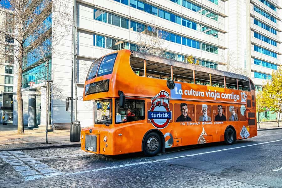 Santiago: 1-Day Hop-On Hop-Off Bus and Cable Car Ticket - Why this bus works well on your first day in Santiago