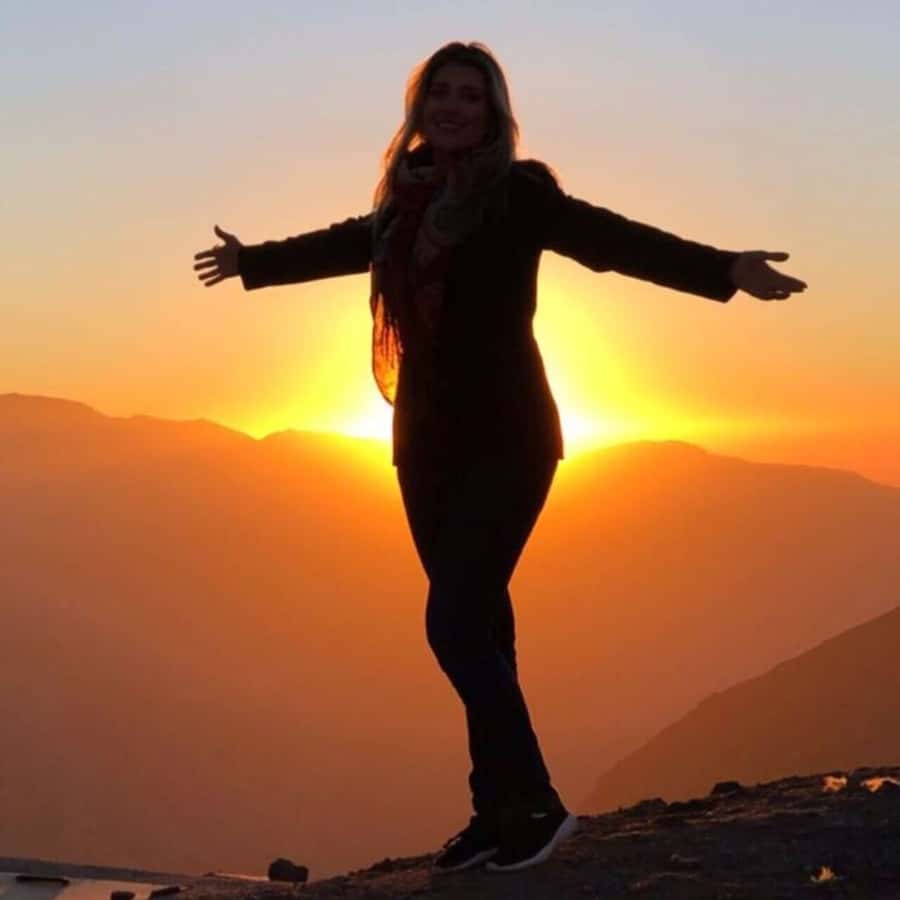 Santiago: Andes Mountains Sunset and Valle Nevado & Picnic - El Colorado sunset: where the tour earns its price
