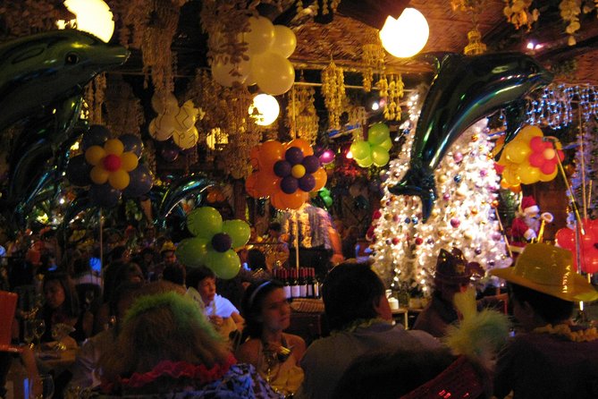 Santiago: Bali Hai Dinner & Show, Transport and Wine refill - What kind of night is Bali Hai?