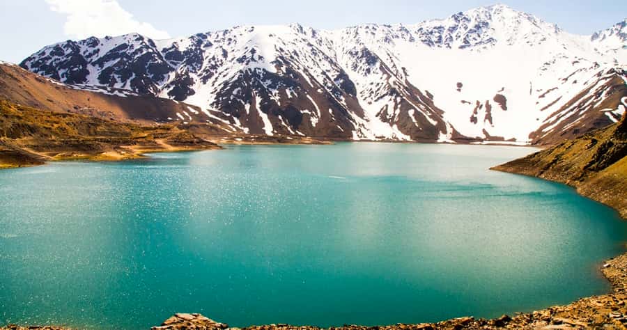 Santiago: Cajon del Maipo/Embalse del Yeso Tour with Picnic - Local tastes, goats, chocolate, and a little theater