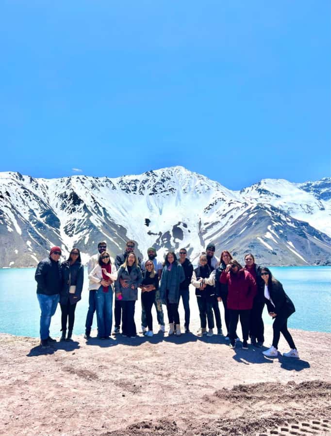 Santiago: Cajon del Maipo & Embalse El Yeso Trip with Picnic - Breakfast and the first pause in the canyon