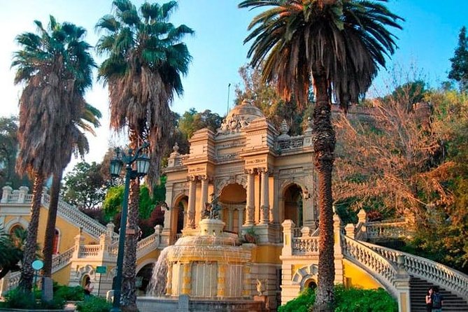 Santiago city tour - La Moneda and the Plaza de la Ciudadania