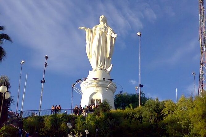 Santiago De Chile Highlights Walking Tour with a Guide - Politics and culture near the former Congress