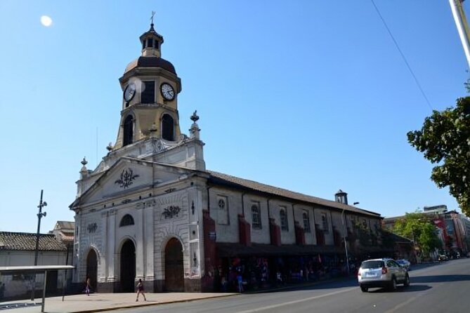 Santiago De Chile Highlights Walking Tour with a Guide - European flavor in Barrio Paris Londres
