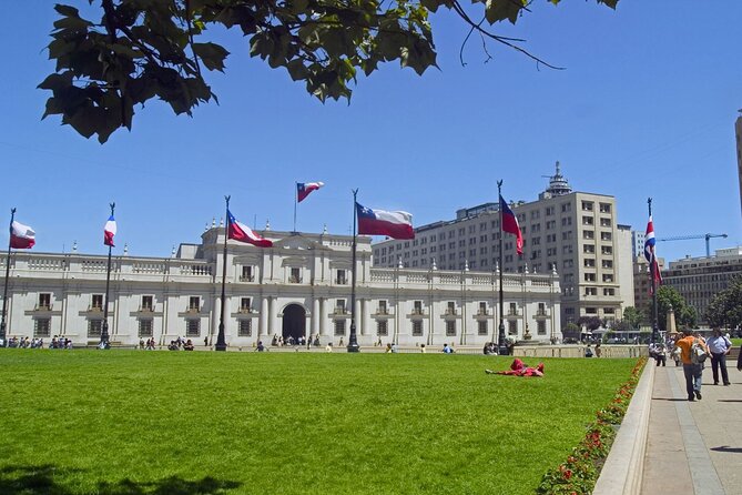 Santiago de Chile Sightseeing Tour - Bellavista, La Chascona, and the way to Parquemet