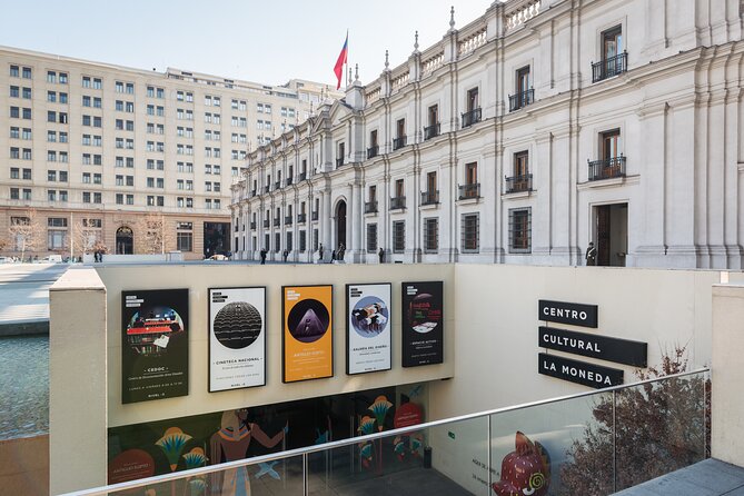 Santiago de Chile Sightseeing Tour - Walking, vehicles, and public transport