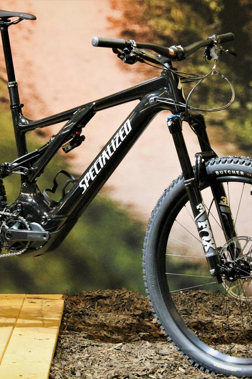 Santiago: E- Mountain Bike Rental to ride in a bike park - Getting started on the Specialized Turbo Levo
