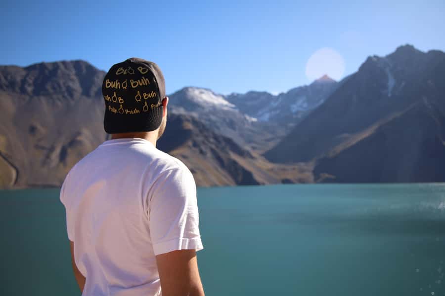 Santiago: Full day Embalse del Yeso, Casa de Chocolate, picnic & Hot Springs - San José de Maipo breakfast stop
