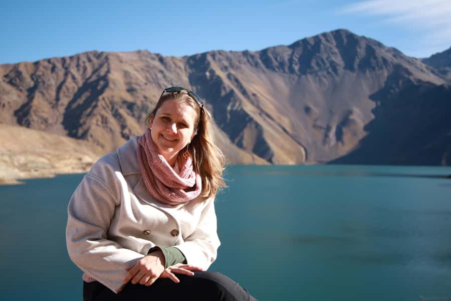 Santiago: Full day Embalse del Yeso, Casa de Chocolate, picnic & Hot Springs - Lunch at a local restaurant
