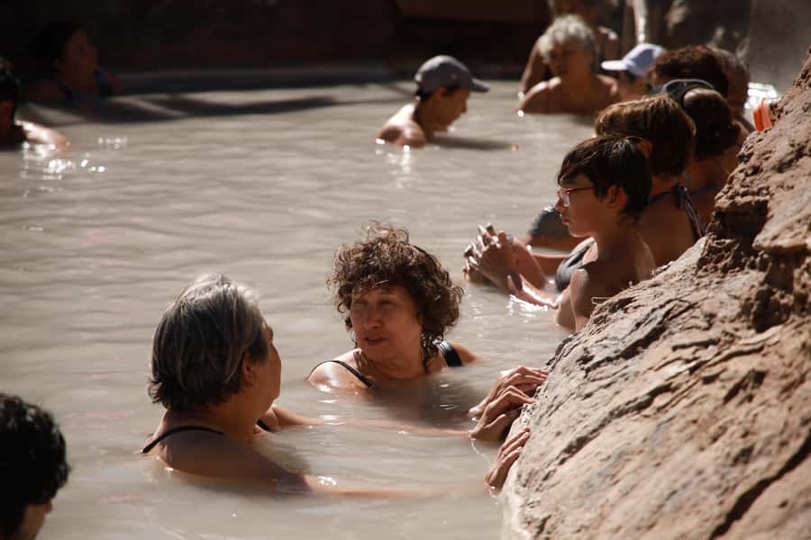 Santiago: Full day Embalse del Yeso, Casa de Chocolate, picnic & Hot Springs - The picnic in nature