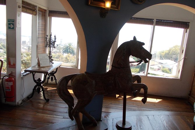 Santiago: Full-Day Neruda's Route Tour, include entraces to museums - Who will enjoy this tour most