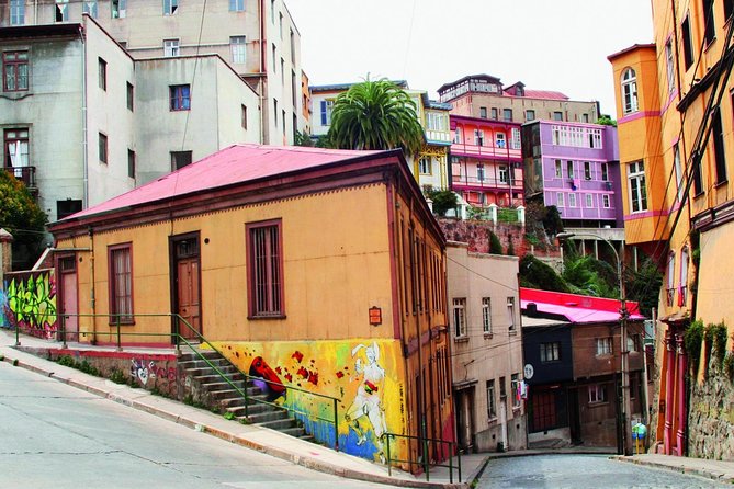 Santiago: Full day tour to Valparaiso and Viña del Mar city - The coastal road to Viña del Mar