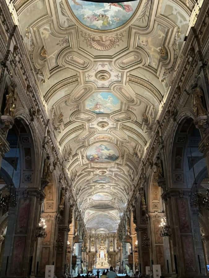 Santiago: Guided City Tour through the historic center of Santiago - Finishing on Santa Lucía Hill