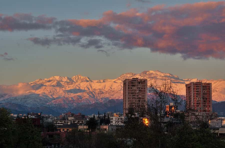 Santiago: Guided Full-Day Walking Tour with a Chilean Lunch - Downtown Santiago on foot and by public transport