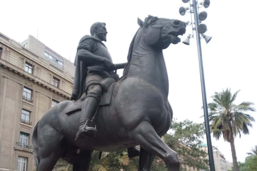 Santiago: Guided Walking Tour of the Historical Old Town - Plaza de Armas and the Cathedral of Santiago