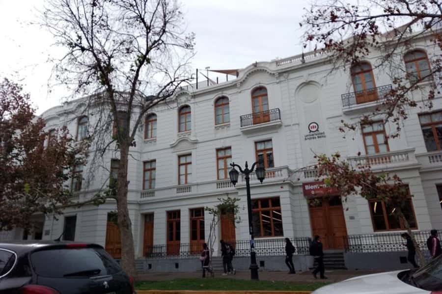 Santiago: Guided Walking Tour of the Historical Old Town - How hard is the walk?
