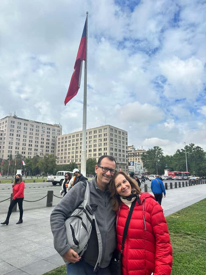 Santiago: Guided Walking Tour through the Historic Center - Paris London and the smaller details