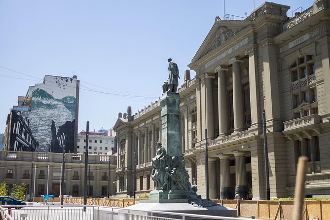 Santiago: Half Day tradicional city Tour - The National Historical Museum in an old royal palace