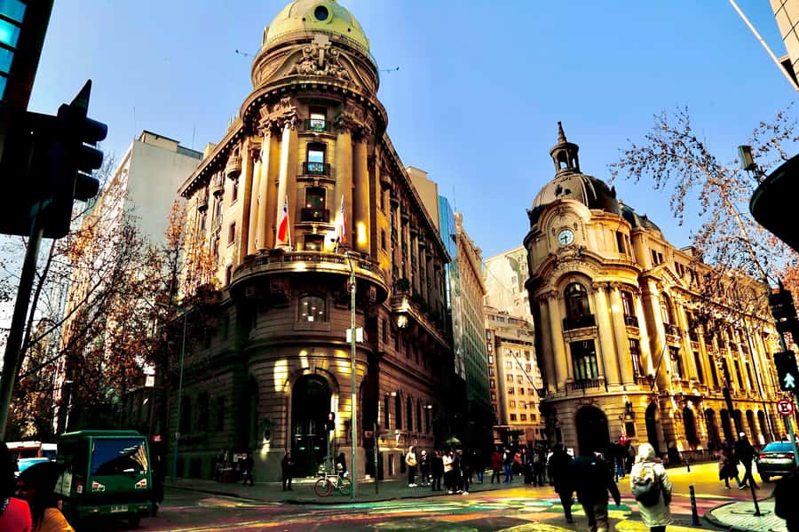 Santiago Half-Day Walking Tour with Hotel Pick up & Brunch - Sanhattan, Bellavista, and Santiago’s changing face