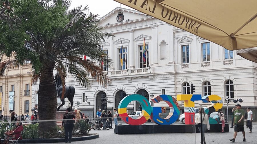 Santiago: Highlights Private City Tour - Transport, pace, and pickup details