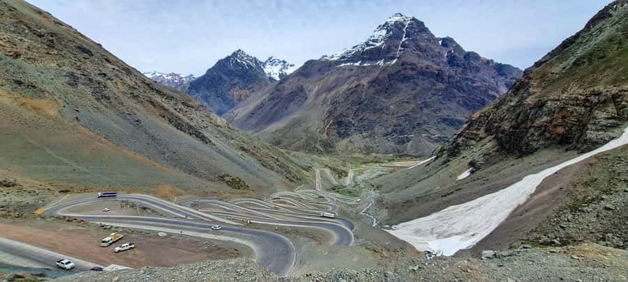 Santiago: Inca Lagoon Tour with Local Vineyard and Tasting - The return route, llamas, and small roadside stops