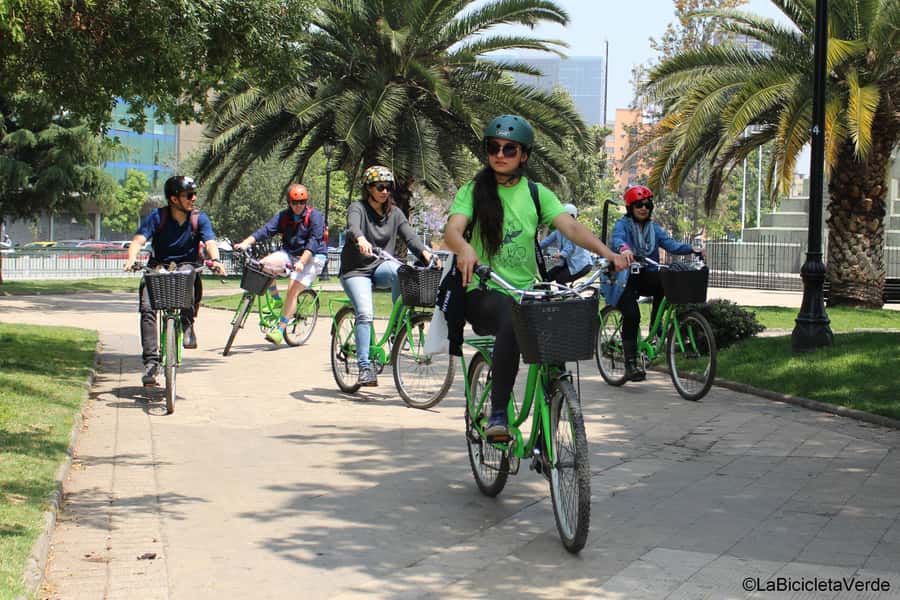 Santiago: Markets Bike Tour - Rolling through Parque Forestal