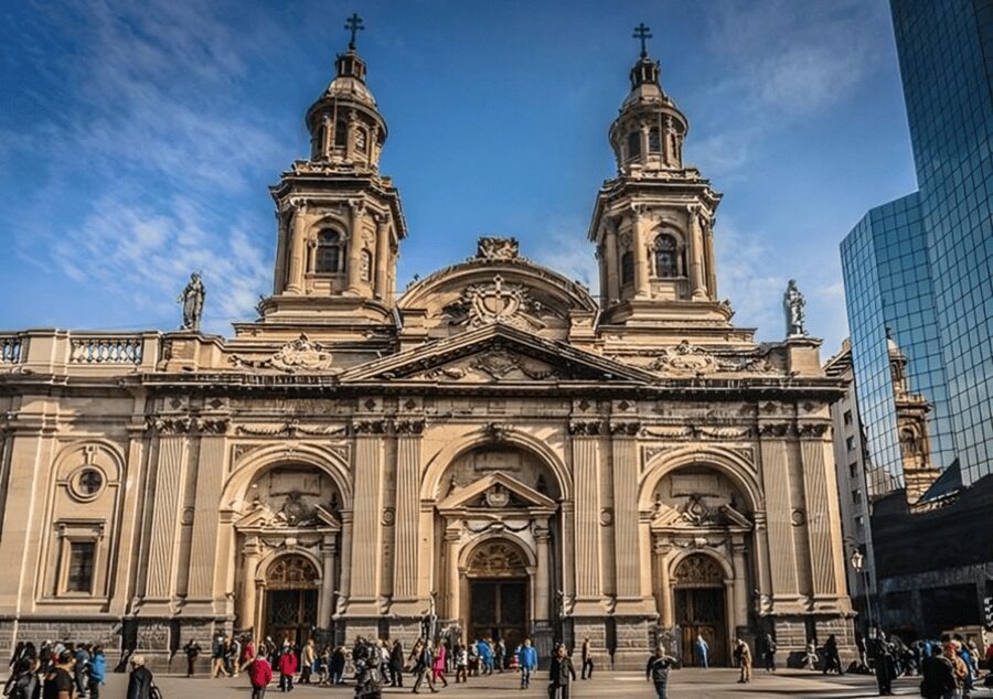 Santiago : Must-See Sites Walking Tour With A Guide - Plaza de Armas and the 1748 Cathedral