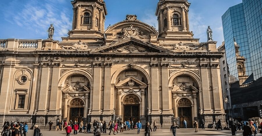 Santiago : Must-See Sites Walking Tour With A Guide - Bellas Artes, Santa Lucia Hill, and Lastarria
