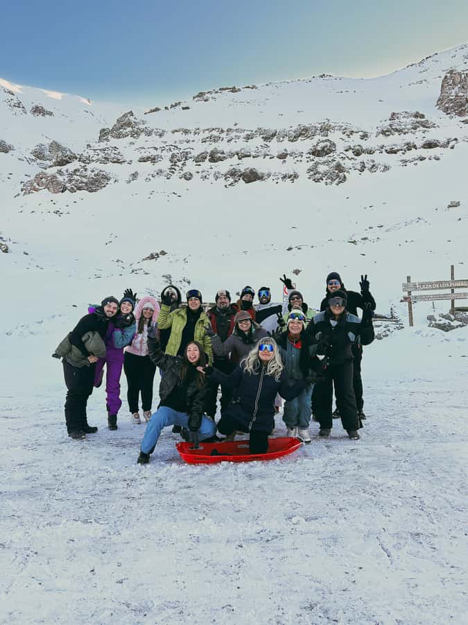 Santiago: Panoramic Snow Tour in Farellones Region. - Renting snowwear before the climb