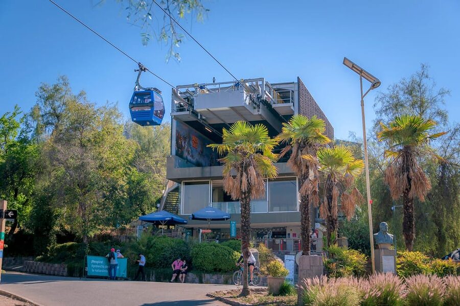 Santiago Pass: The best way to explore the city - Starting the city bus at Plaza de Armas