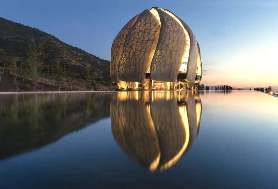 Santiago: Private City Tour with Neruda Museum - Starting at the Bahá’í Temple