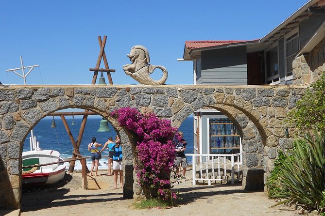 Santiago: Private full day tour Pomaire & Isla Negra, include entrace - Two hours among Pomaire’s potters