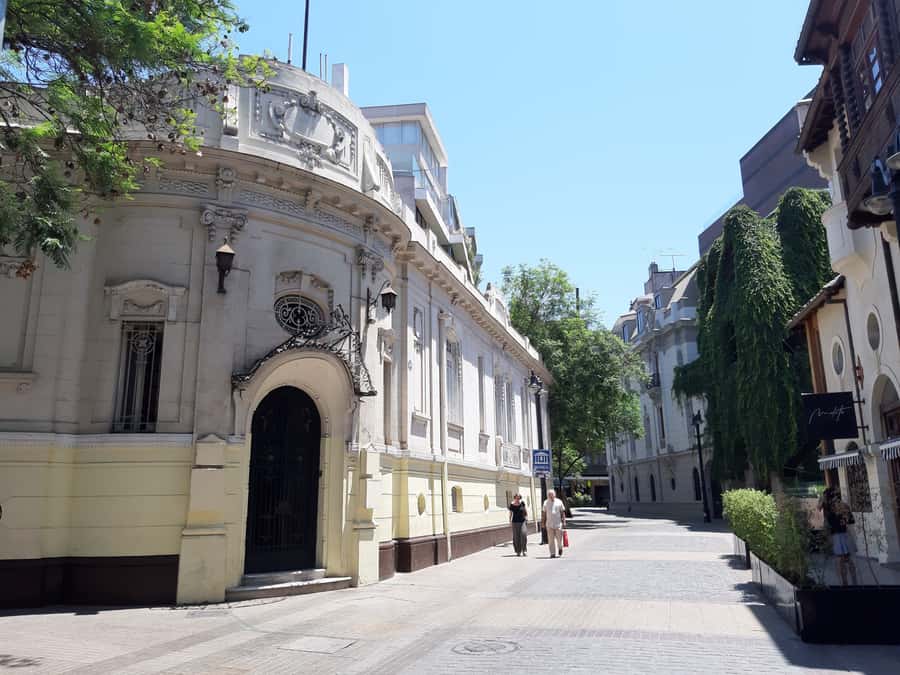 Santiago: Private Half-Day City Tour - Who will get the most from this tour