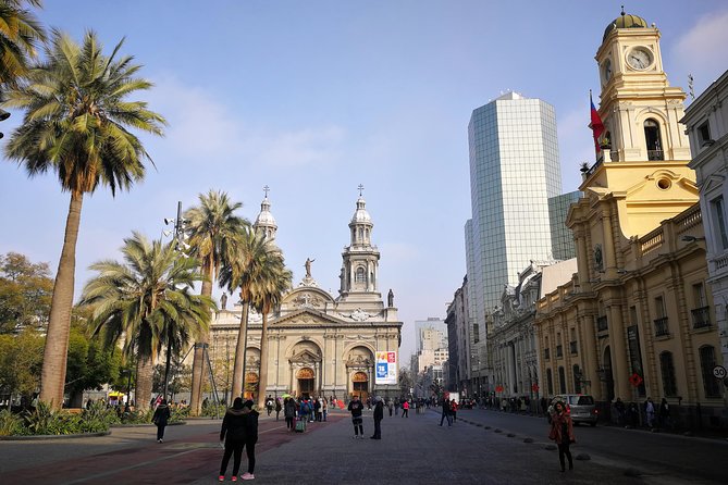 Santiago semi-private city tour, small groups - Paseo Bandera brings color to the city center