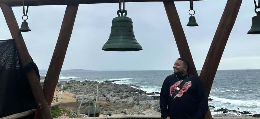 Santiago: Tour to Isla Negra, Algarrobo and Undurraga Wines - Algarrobo and the famous San Alfonso del Mar pool