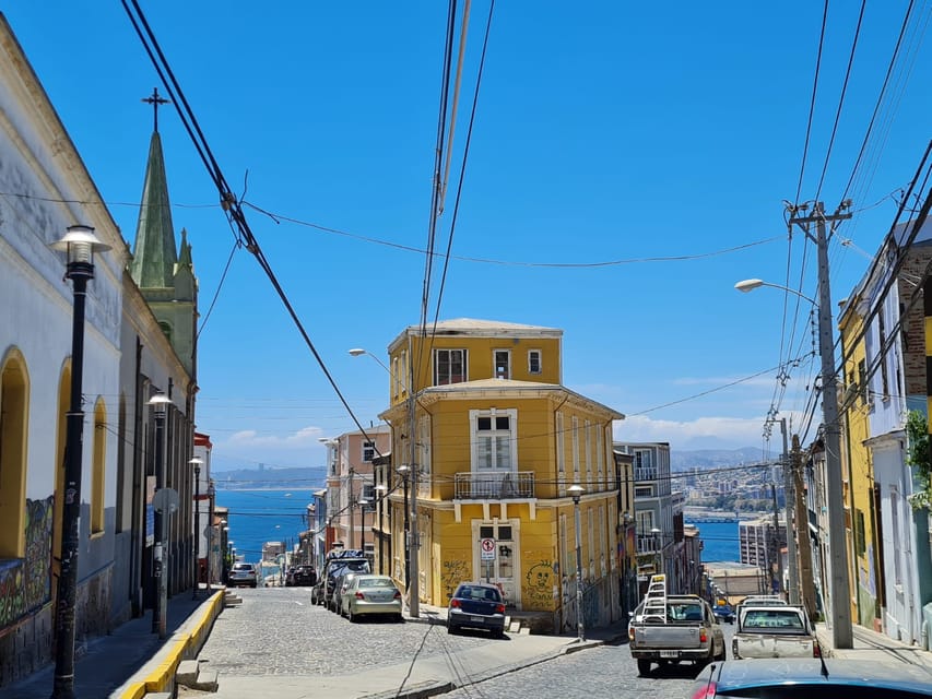 Santiago: Tour to Valparaiso and Casablanca - Key points at a glance