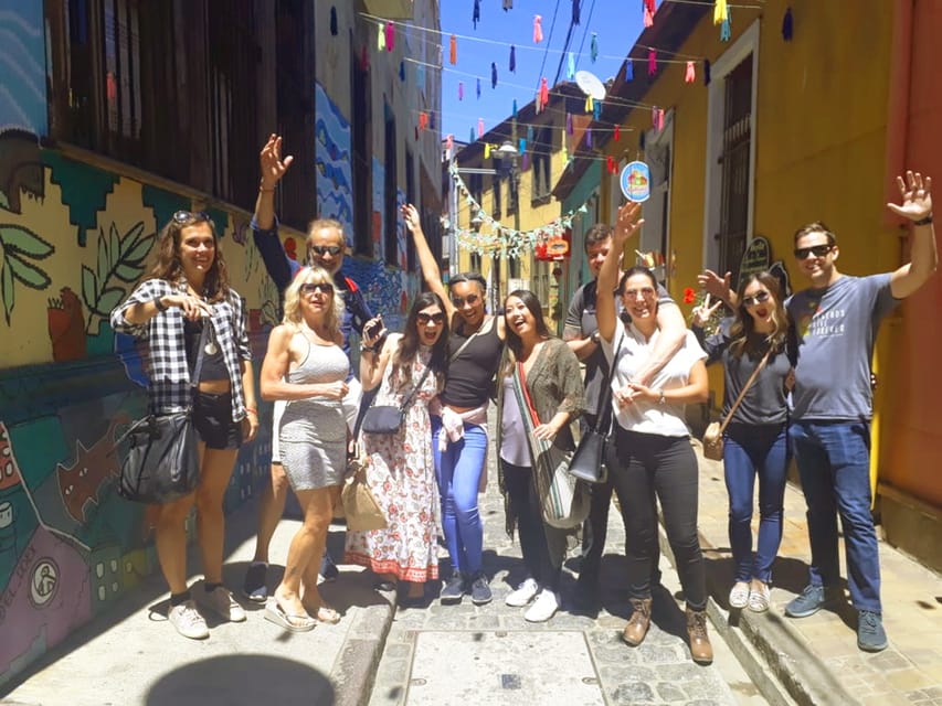 Santiago: Tour to Valparaiso and Casablanca - Who will enjoy this day most?
