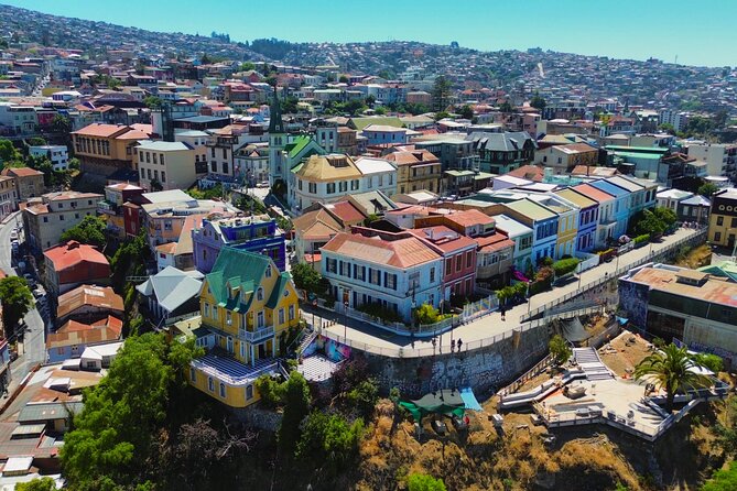 Santiago: Viña del Mar, Valparaiso, with Casablanca Wine Tasting - Riding El Peral and walking the upper city