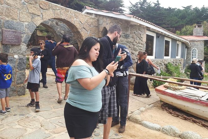 Small Group Full-Day Tour to Isla Negra, San Alfonso del Mar, and Pomaire - Lunch and pottery along Pomaire’s main street